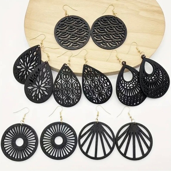 ⭐️ 5 for $25 Natural Wood Black Painted Lightweight Carved Earrings - Picture 4 of 6